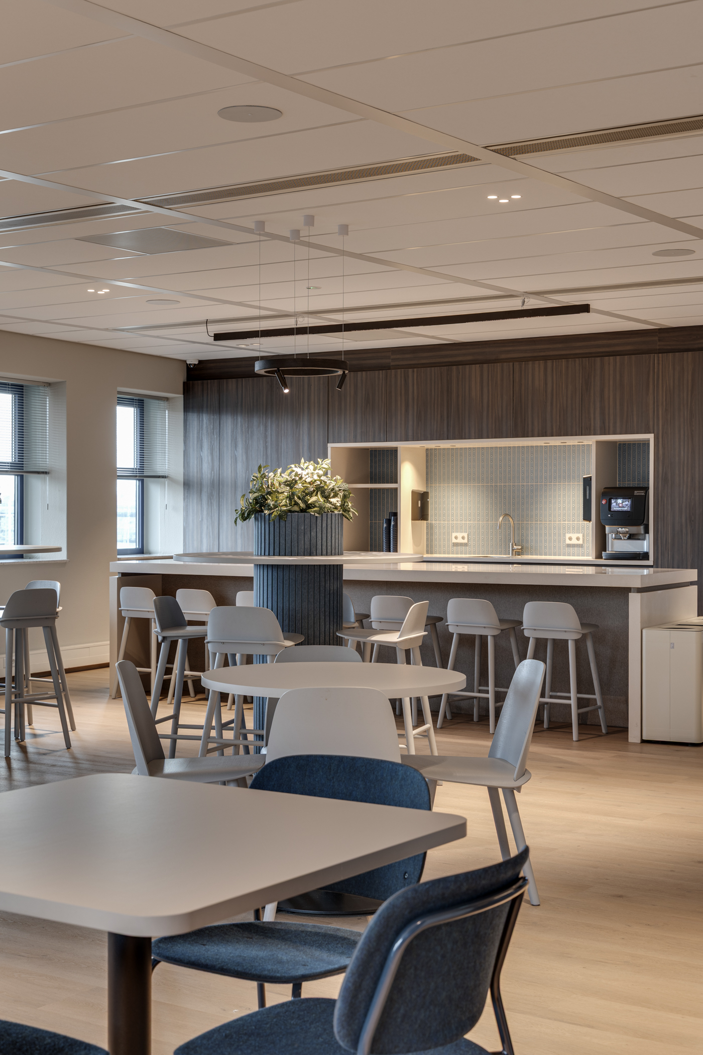 interieurarchitect Wildenberg SVPB Hoekerd fotografie kantoor examen centrum opleiding Meinema bedrijfskeuken