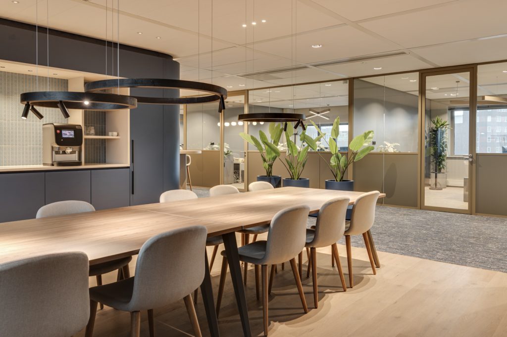 interieurarchitect Wildenberg SVPB Hoekerd fotografie kantoor examencentrum vergaderruimte gaanderi