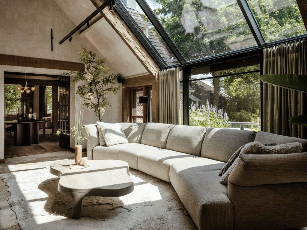 interieurarchitect-woonboerderij-zithoek-hoekbank-japanse-esdoorn